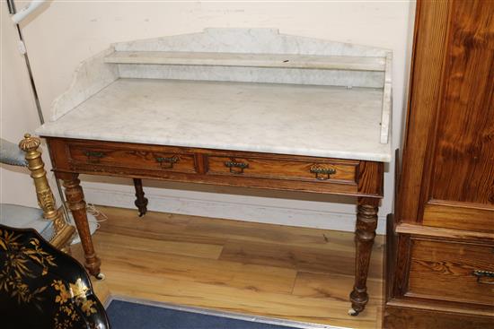 A Victorian pine four piece bedroom suite